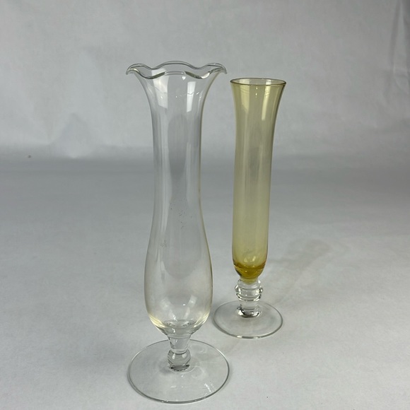 Set of 2 Vintage Glass Bud Vases - Picture 7 of 14